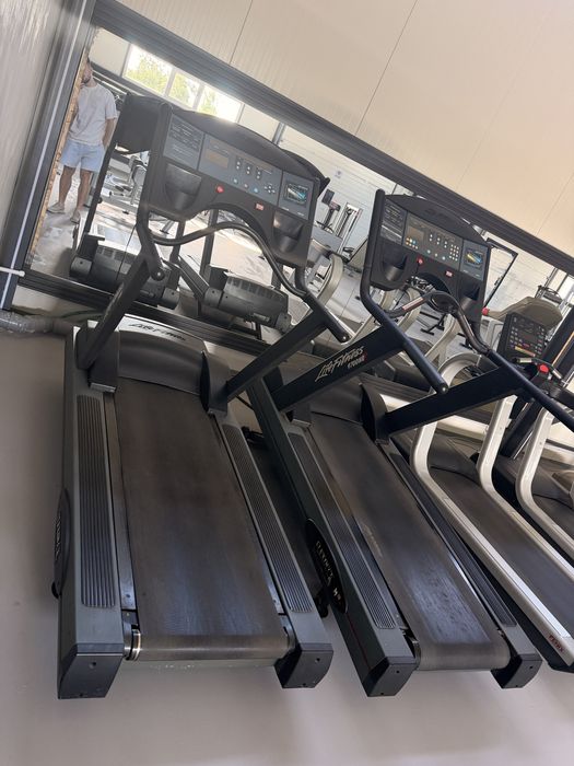 Vand banda de alergat LifeFitness 9100 / 9700 si Panatta