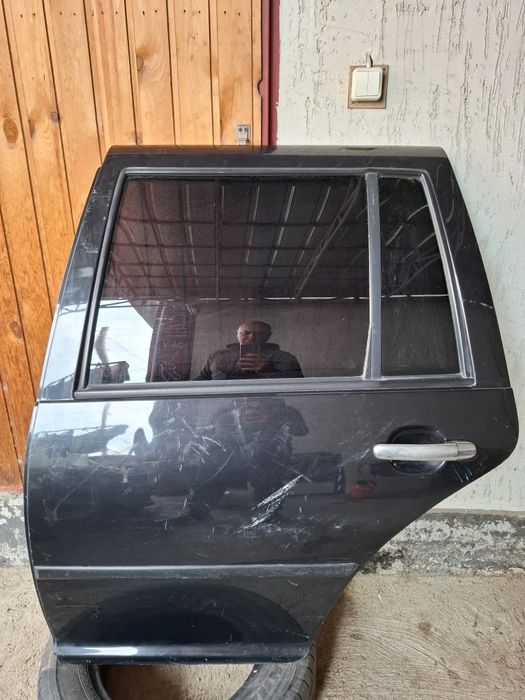 Двери гольф4 задняя левая