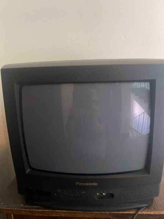 Телевизори 2 броя.