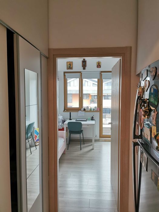 Apartament 4 camere decomandat, Damaroaia