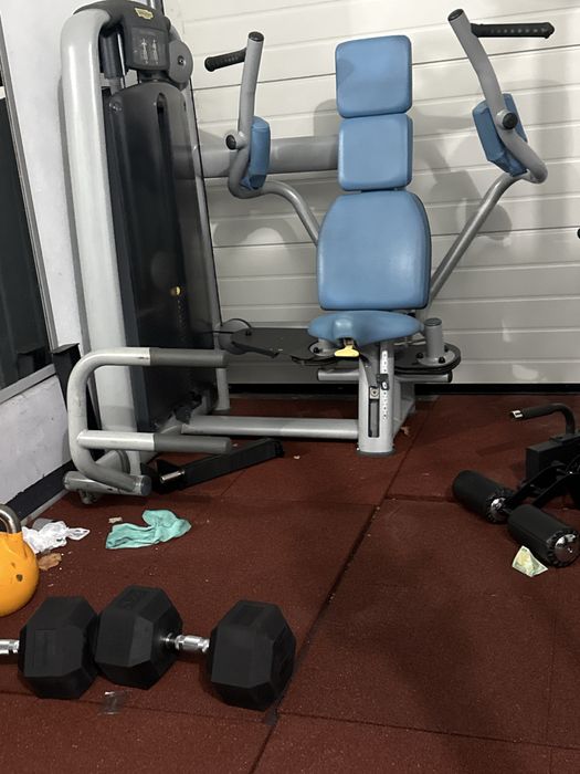 Aparat fluturari piept technogym