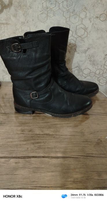 Продаю женские кожые сопаги
