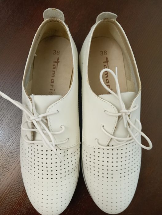 Туфли женские, белые