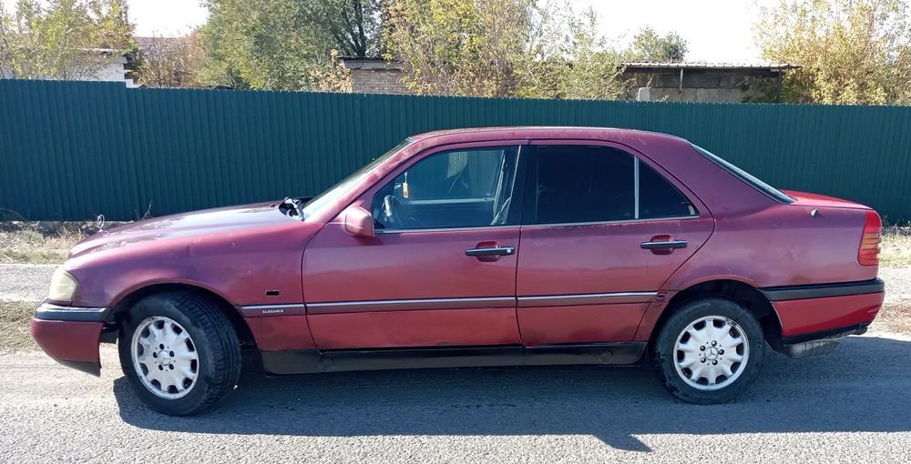 Продам Мерседес W202.