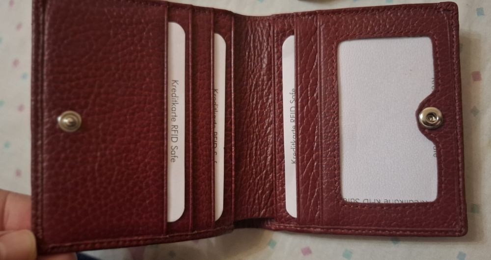 Дамско портмоне от естествена кожа