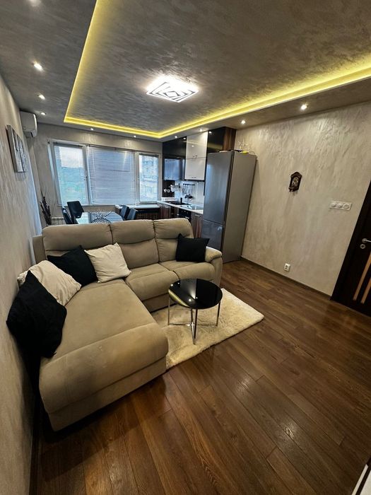 Дава се под наем Четиристаен апартамент в София, Борово - 90 кв.м за 900 € - Снимка #2