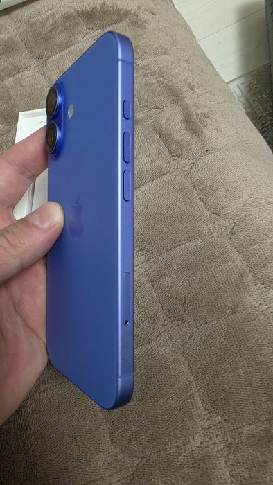Продам IPhone 16