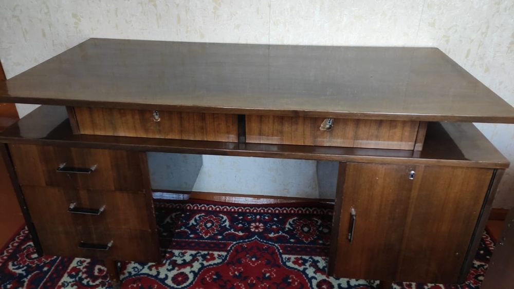 Продам письменный стол