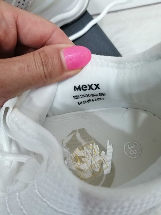 Бели маратонки Mexx
