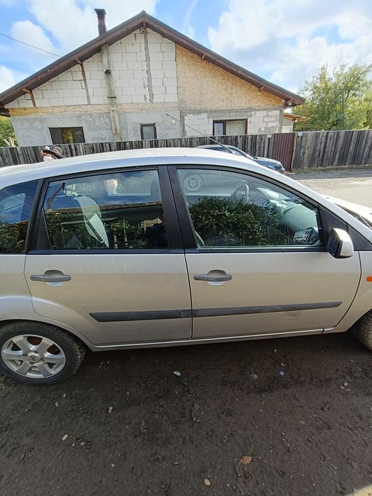 Vând Ford fiesta an 2007