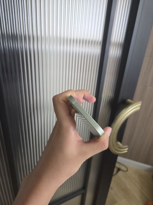 Iphone 12 в хорошем состоянии