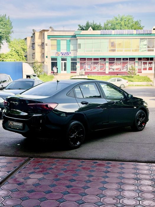 Chevrolet Onix 2024 — 3