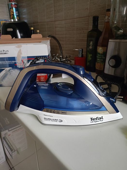 vând fier de călcat Tefal Ultragliss Plus, produs de calitate superioa
