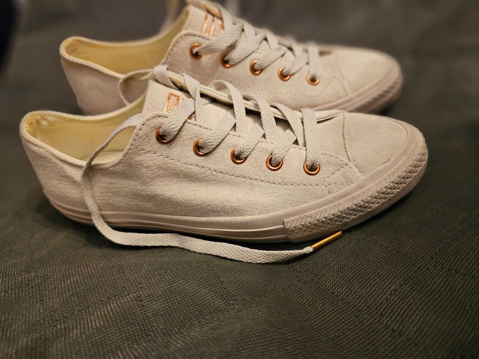 Converse велурени