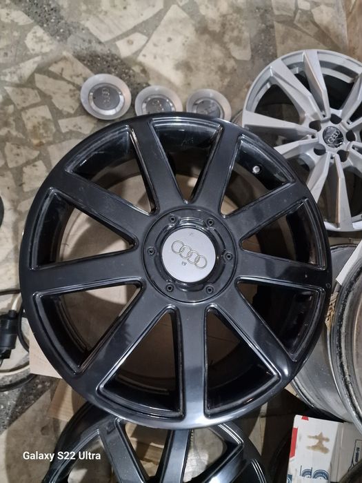 AUDI 18 и 19 цола  5X100 и 5X112 комбинирани 19 цола оригиналниЗамъка