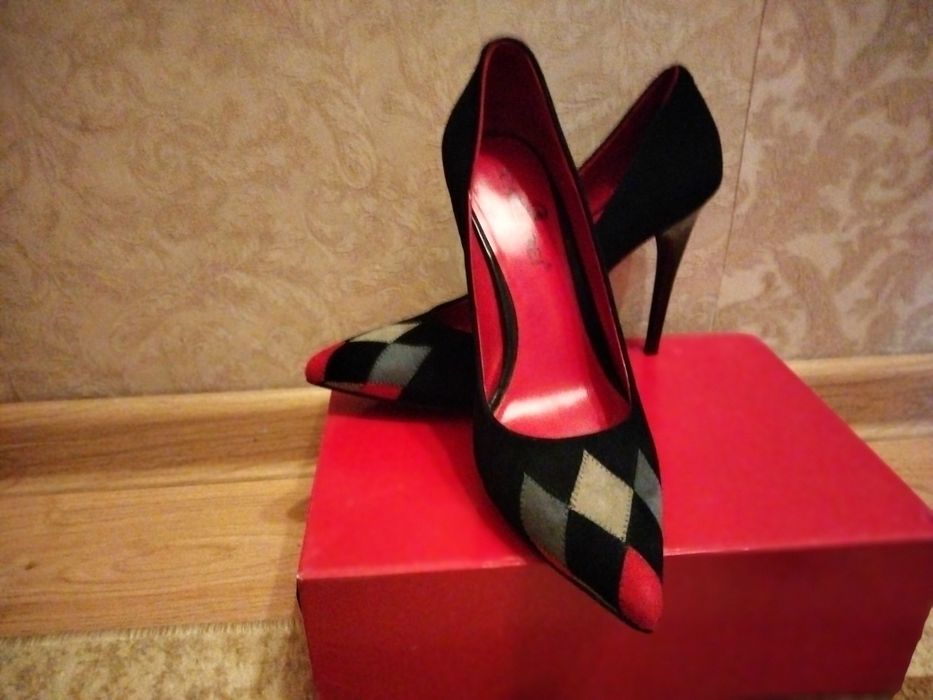 Продам новые туфли