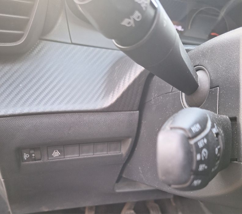 Peugeot 208 1.2 manuala