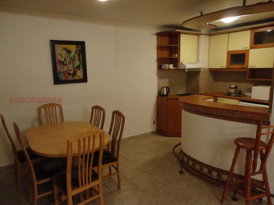 Тристаен апартамент под наем в София