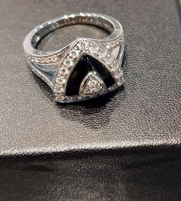 Кольцо с бриллиантами