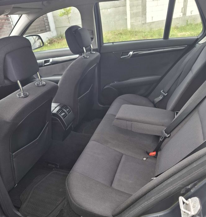 Vand autoturism Mercedes Benz model C220CDI