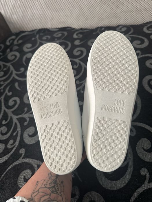 Нови кецове Moschino-38 номер