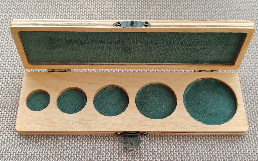 Продам монетницу