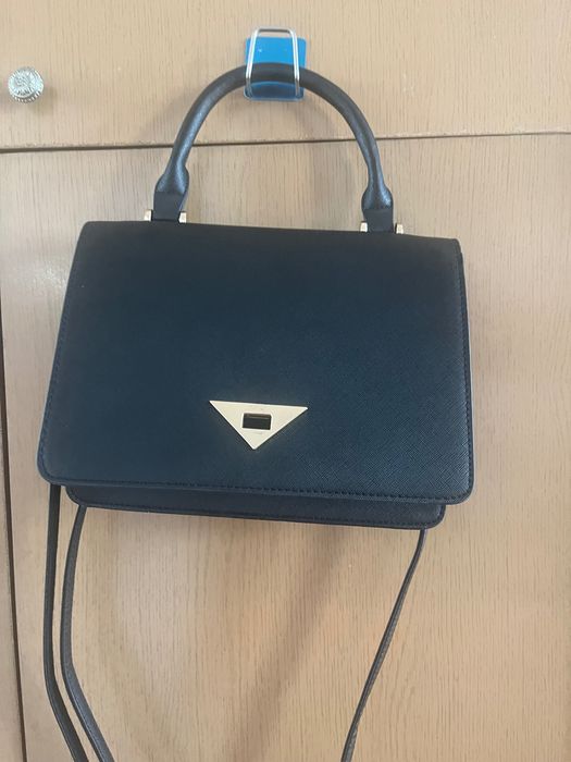 Дамска черна чанта