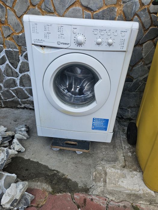 Masina de spalat Indesit pt piese