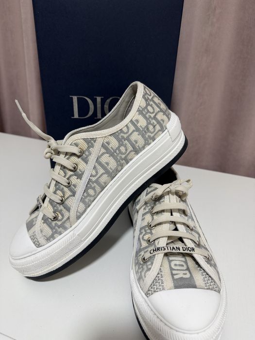 Кецове бяло и сиво