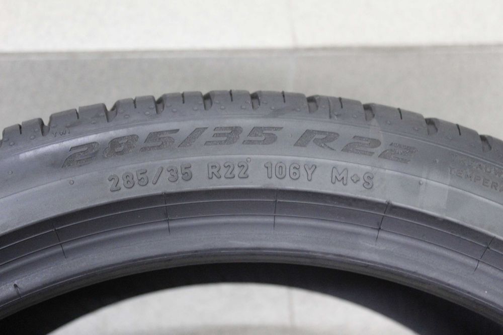 285/35-22 Pirelli Scorpion Zero Tesla