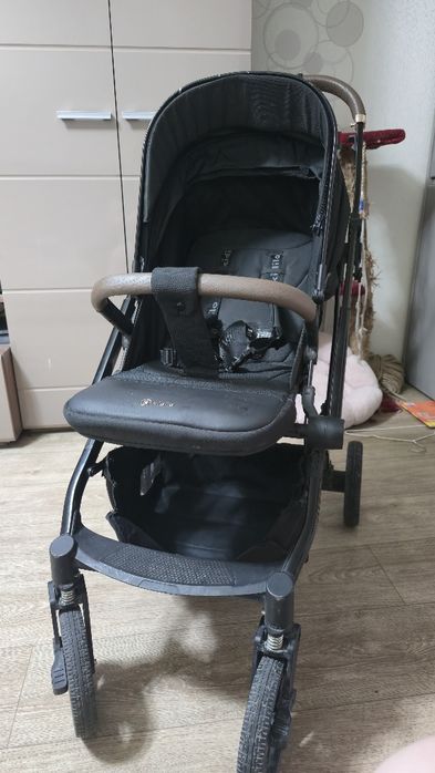 Коляска прогулочная Kidilo k9