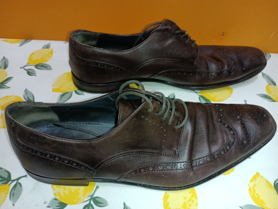 Hugo Boss N 44 кожени - 45 лв