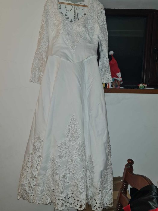 Vand rochie de mireasa noua
