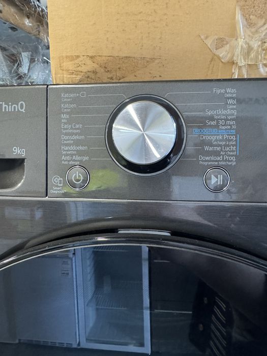 Uscător de rufe cu pompă de căldură 9kg LG RH90V9ZVEN