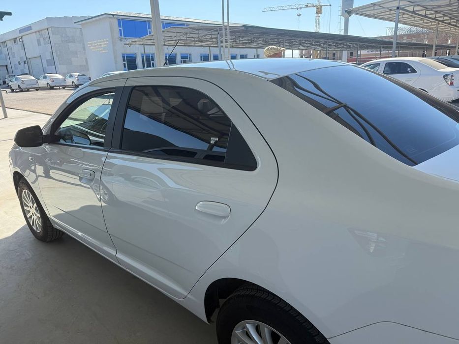 Chevrolet Cobalt 2018 — 3