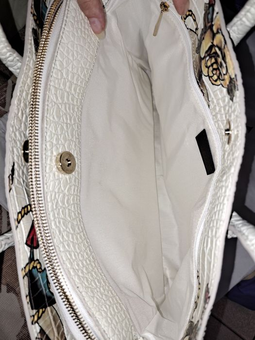 Продавам нова чанта на Furla