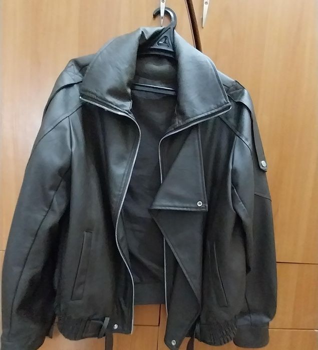 Продам женскую кожанку