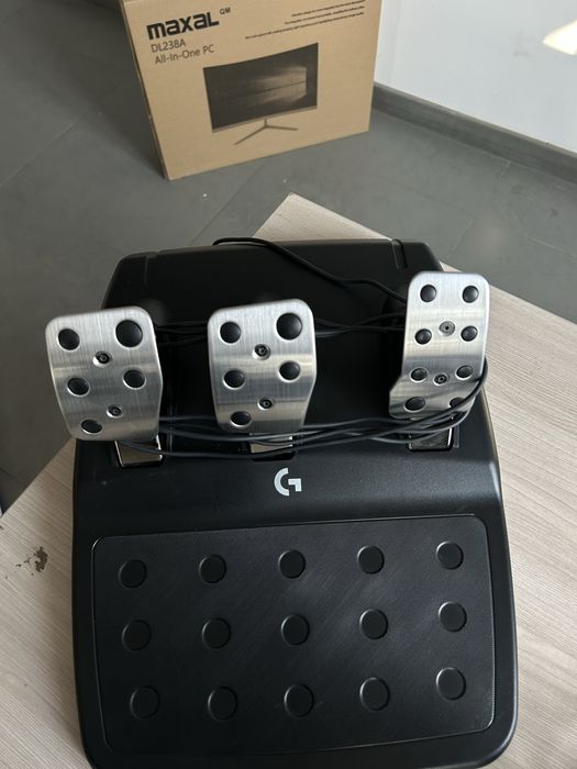 Игровой контроллер Logitech G923 черный