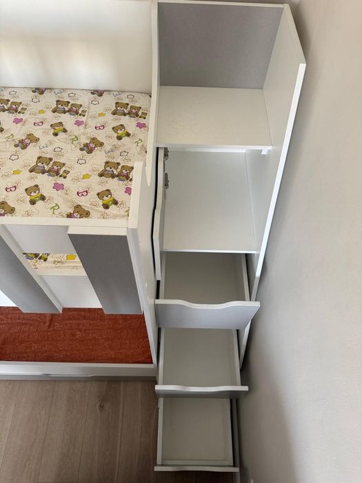 Продам двух яростную кровать детскую