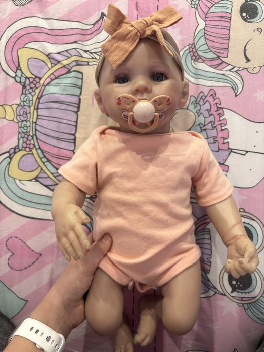 Реалистична кукла