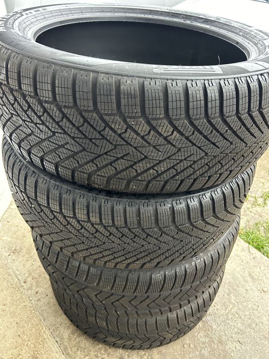 235 50 20 Pireli iarna dot 2024