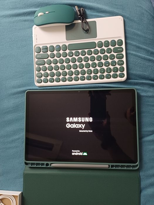 Samsung Galaxy Tab S9 FE+ 5G 12.4", 8GB RAM, 128GB