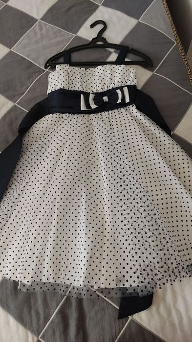 Продам платья на девочку.