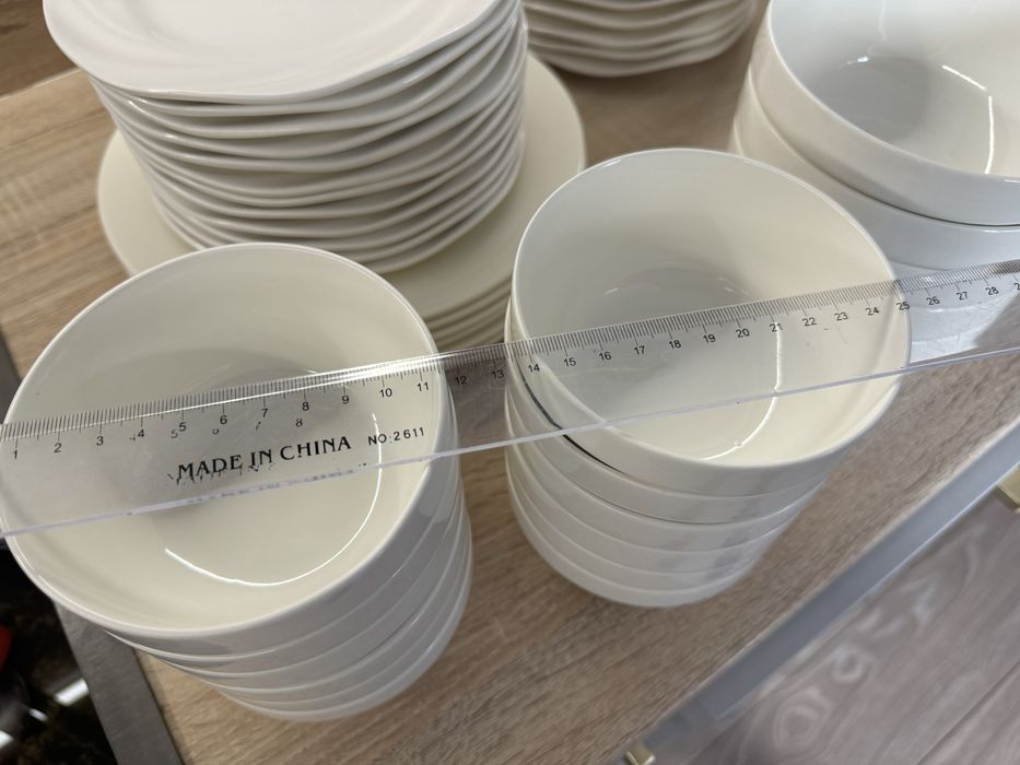 Сервиз фарфоровый