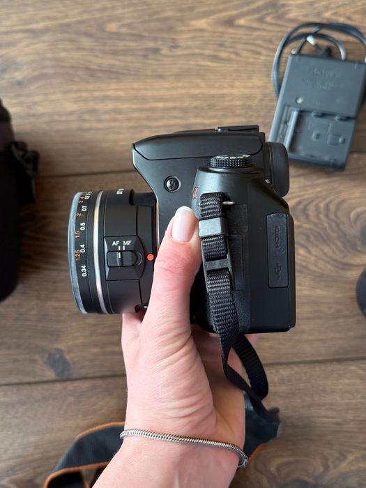 Sony Alpha A450 (DSLR) + обективи и чанта
