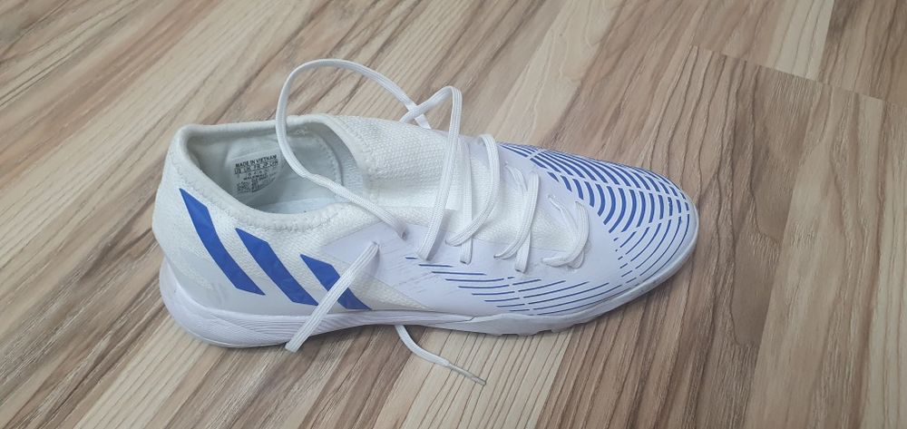 Продам обувь для мини футбола