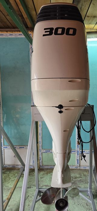 Motor barca Yamaha 300 CP Suzuki 300 CP