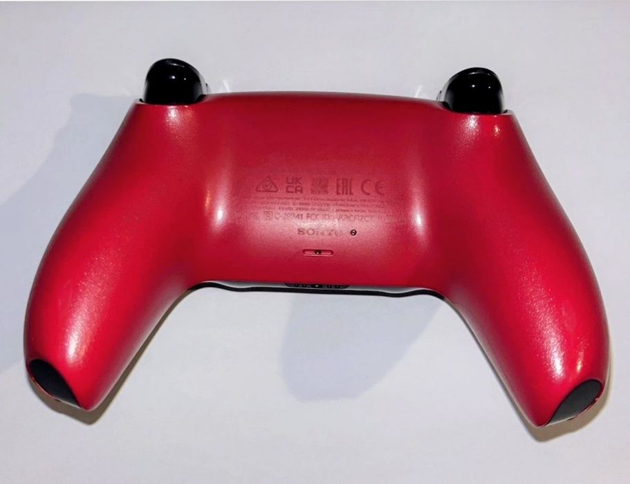 PS5 джойстик DualSense Volcanic Red – като нов, без забележки