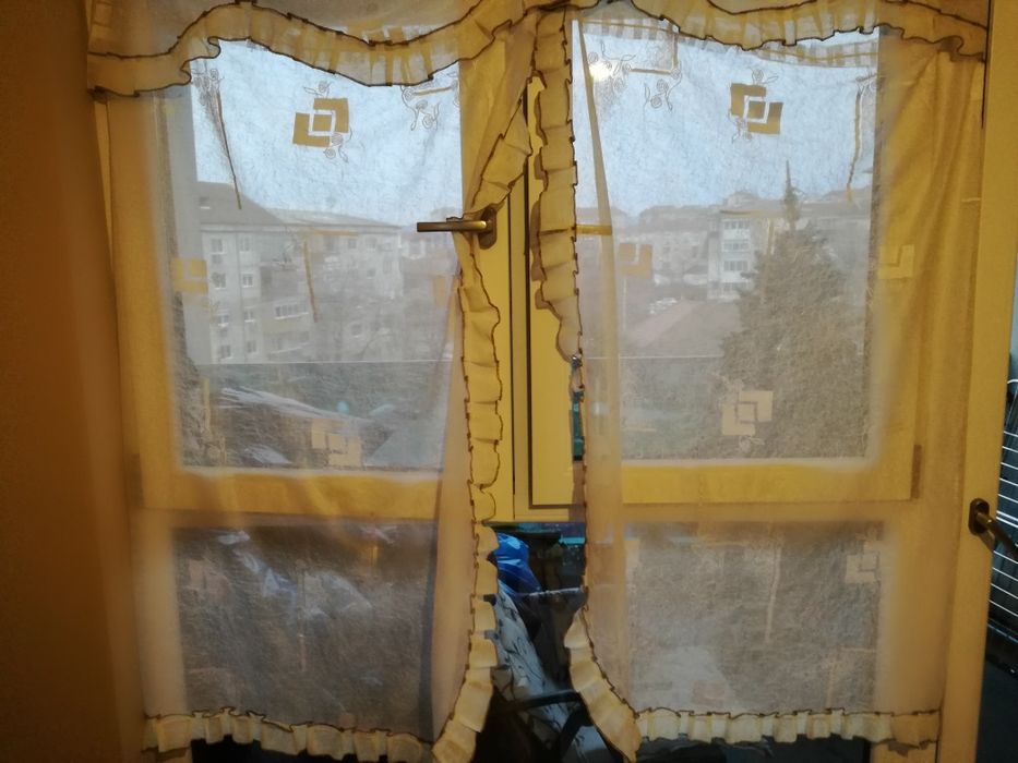 Perdea foarte frumoasa, care nu se sifoneaza