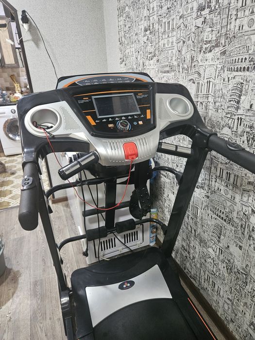 Беговая дорожка отличная